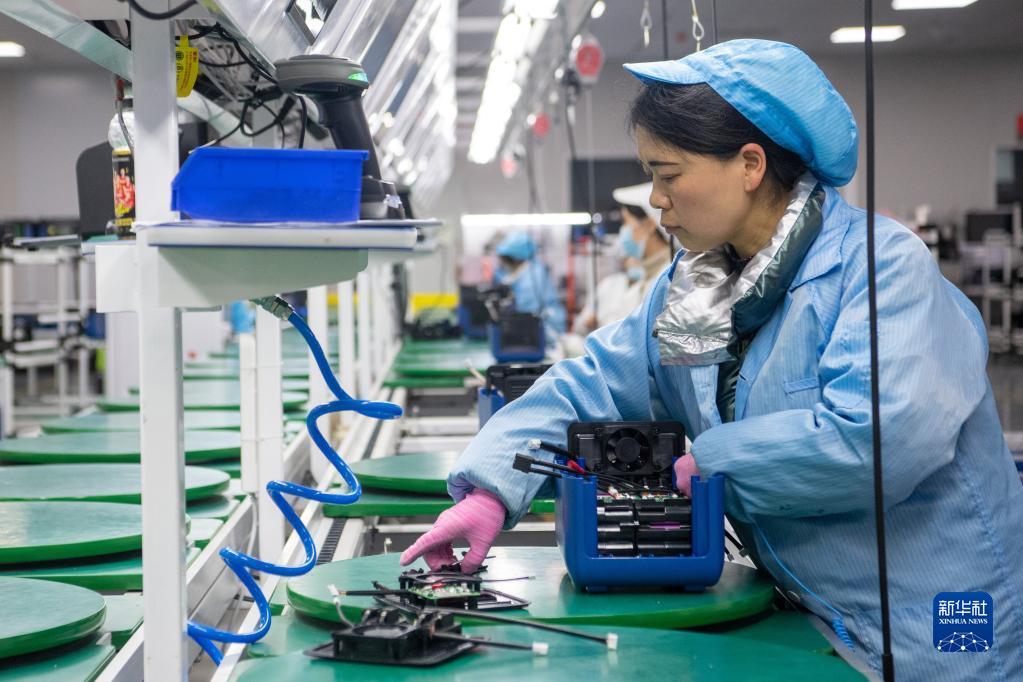 企業(yè)轉(zhuǎn)型升級(jí)助力重慶經(jīng)濟(jì)高質(zhì)量發(fā)展 聚焦通信與自動(dòng)控制技術(shù)研究